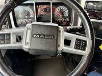 2020 Mack AN64T
