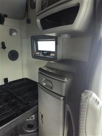 2021 Volvo VNL64T760