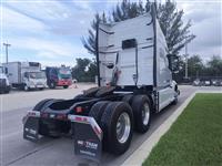 2021 Volvo VNL64T760
