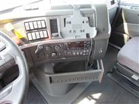 2022 Volvo VNL64T860