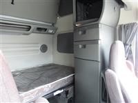 2022 Volvo VNL64T860