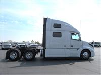 2022 Volvo VNL64T860