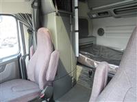 2022 Volvo VNL64T860