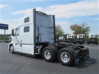 2022 Volvo VNL64T860