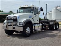 2024 Mack GR64F