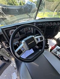 2024 Mack GR64F