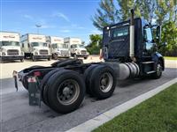 2018 Volvo VNL64T300