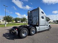 2021 Volvo VNL64T760