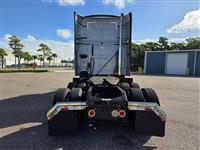 2021 Volvo VNL64T760