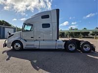 2021 Volvo VNL64T760