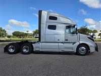 2021 Volvo VNL64T760
