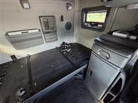 2021 Volvo VNL64T760