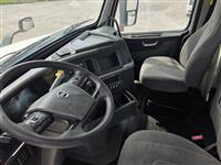 2019 Volvo VNR64T300