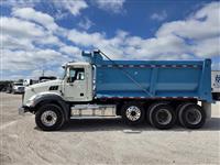 2016 Mack GU813