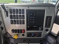 2016 Mack GU813