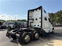 2025 Volvo VNL64T860