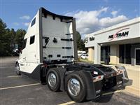 2025 Volvo VNL64T860