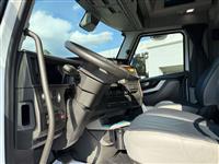 2025 Volvo VNL64T860