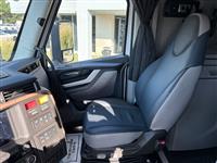 2025 Volvo VNL64T860