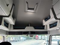 2025 Volvo VNL64T860