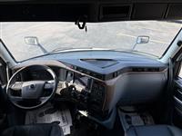 2025 Volvo VNL64T860