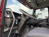2025 Volvo VNR64T300