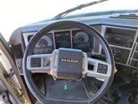 2024 Mack GR64F