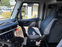 2026 Volvo VNL64T860