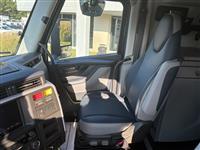 2026 Volvo VNL64T860