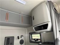 2025 Volvo VNL64T740