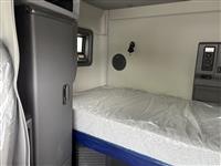 2025 Volvo VNL64T740