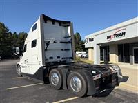 2025 Volvo VNL64T860