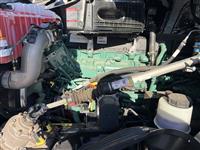 2025 Volvo VNL64T860