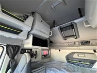 2025 Volvo VNL64T860