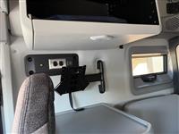 2025 Volvo VNL64T860