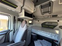 2025 Volvo VNL64T860