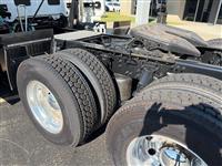 2025 Volvo VNL64T860