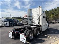 2022 Volvo VNL64T760