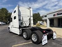 2022 Volvo VNL64T760