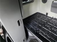 2021 Volvo VNL64T760