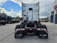 2021 Volvo VNL64T760