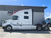 2021 Volvo VNL64T860