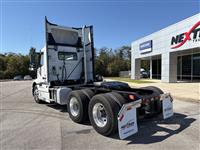 2026 Volvo VNR64T300