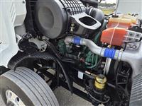 2019 Volvo VNL64T300