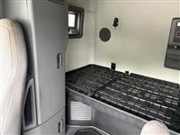 2020 Volvo VNL64T760