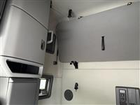 2020 Volvo VNL64T760