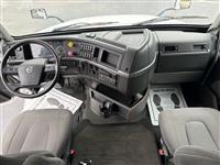 2020 Volvo VNL64T760
