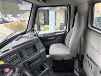 2019 Volvo VNR64T300
