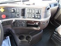 2016 Volvo VNM64T300