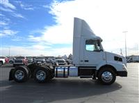 2016 Volvo VNM64T300